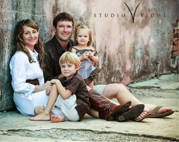 家族写真フォトコラージュテンプレートでおしゃれなデザインを無料で作成！Canva