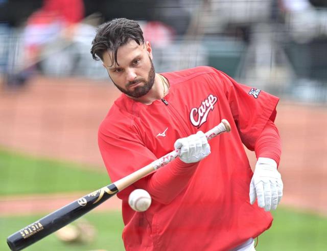 写真： 広島 マクブルーム 去就未定も「戻ってこられるなら一番」 オフの〝無休トレ〟を宣言東スポWEB