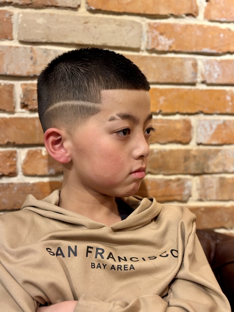 キッズ キッズカット フェード 恵比寿丸型×ベリーショートの坊主×黒髪 ブラック