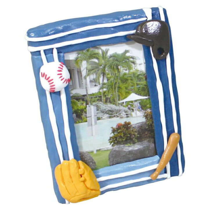 ◎親子粘土製作◎ 親子で紙粘土でフォトフレームを作りました！ ダンボールを好きな形に切ったりしながら 紙粘土に色をつけました！それぞれお家から持ってきた パーツをつけてかんせーい！ 幼稚園生活最後に親子で素敵な思い出ができました！！東山幼稚園 京都 山科