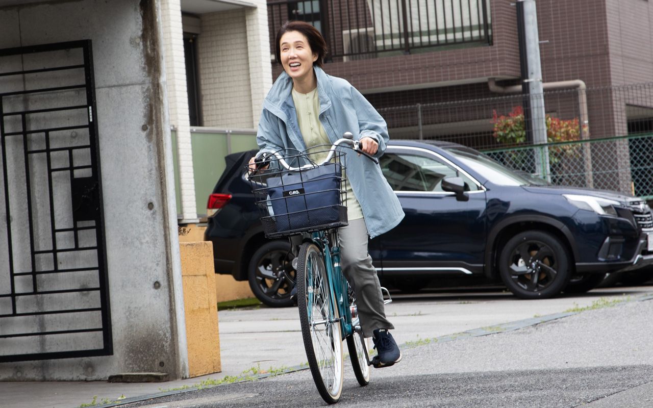 筒井真理子の実家の家族構成！父親と母親の死因は？兄が社長の4人きょうだい