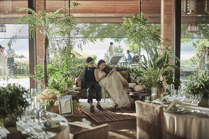 350例から厳選 2025年結婚式の高砂装飾アイデアやトレンドを紹介ブラプラヒトとは違う結婚式・フォトウェディングを