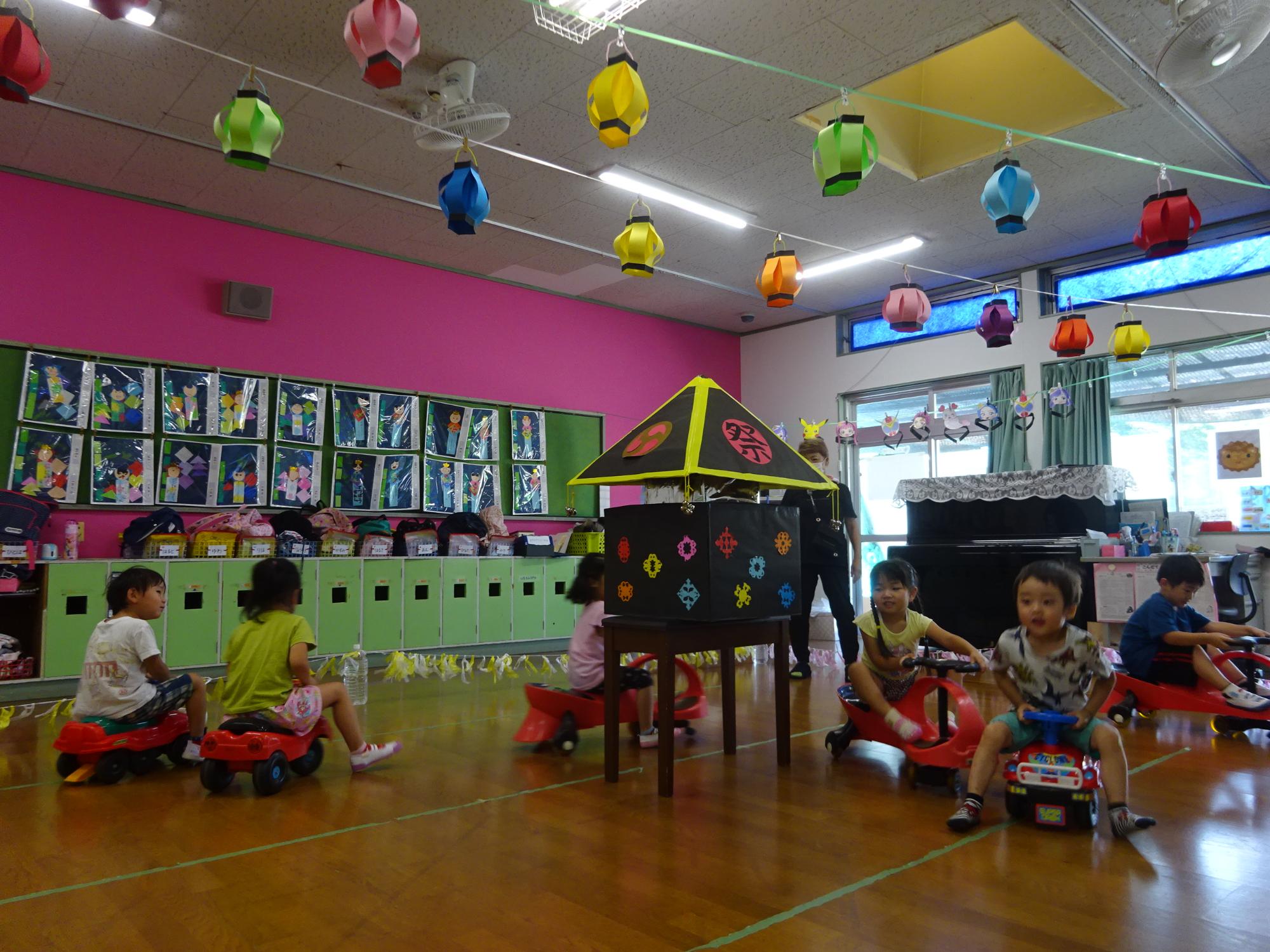 「～暑い日にぴったり～氷あそび！」 １～２歳児 たいしょうがわ遊育園 保育園・幼稚園イベント