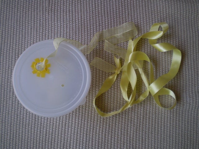 No.111特許庁意匠登録済みリボン型パリパリおもちゃ カモミールホワイトベビー 赤ちゃん 用品 グッズ 音 山口県 -山口県下松市ふるさとチョイス - ふるさと納税サイト