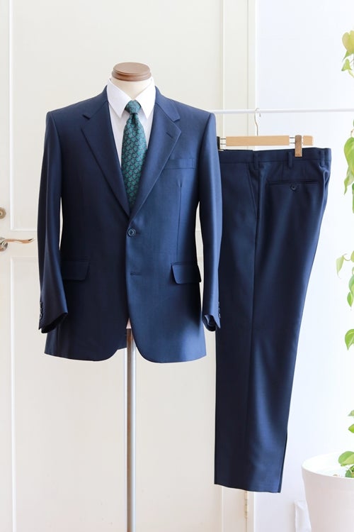 お別れ会・偲ぶ会の服装マナー平服とは？男女別コーディネート解説葬儀の月