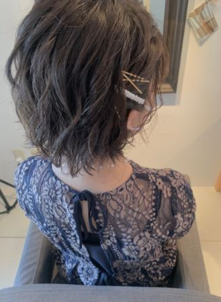ショートヘア向け結婚式のお呼ばれヘア。気になるスタイルマナーとセルフアレンジ速習法ホットペッパービューティーマガジン
