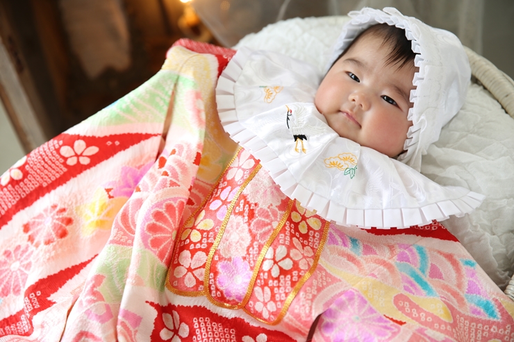 はじめてのお宮参り いつ行く？何をする？その流れや準備は？ - 晴れ着の丸昌横浜店 晴れ着のアレコレ