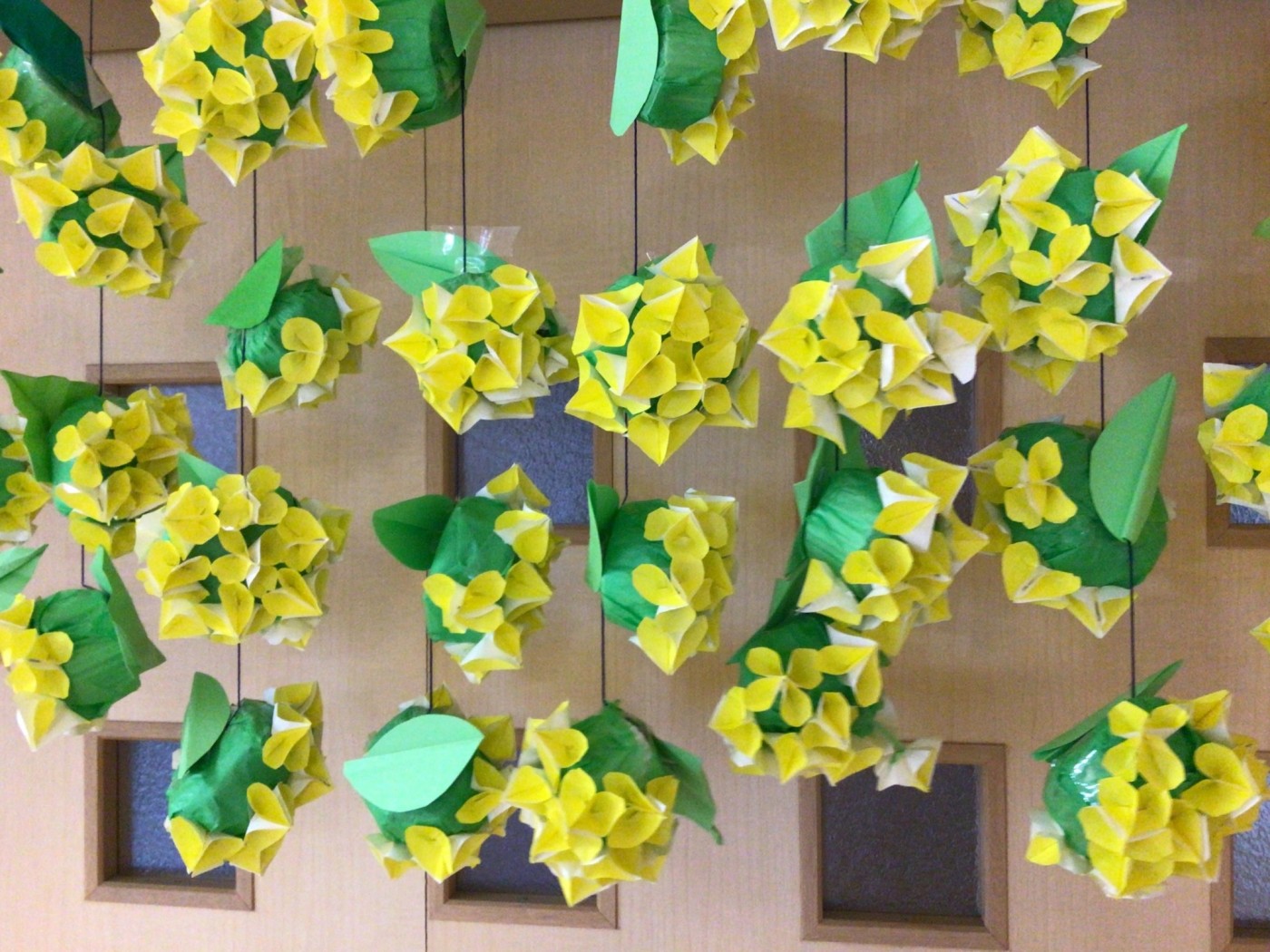 菜の花と電車ＭＹ介護の広場