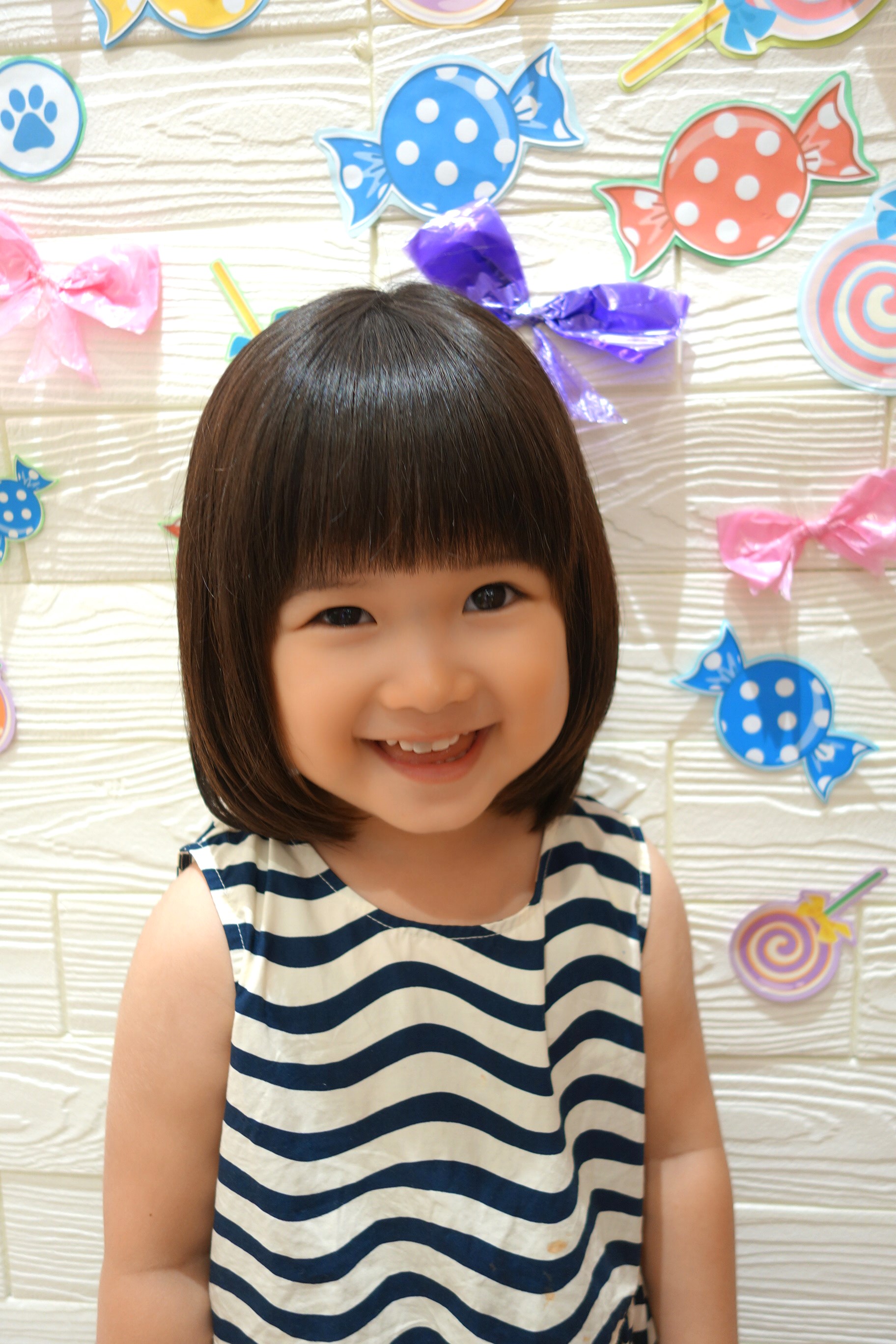 キッズカット🌷 この日は短くショートボブに 可愛いポーズと共にお届け🫰🏻✨子供カット キッズカット オン眉 小学生カット 女の子カットキッズコーデ ボブ ショート 姉弟コーデ 可愛い かっこいい 徳島県 美馬市 阿波市 吉野川市 三好市 脇町 美馬町 穴吹町 徳島美容