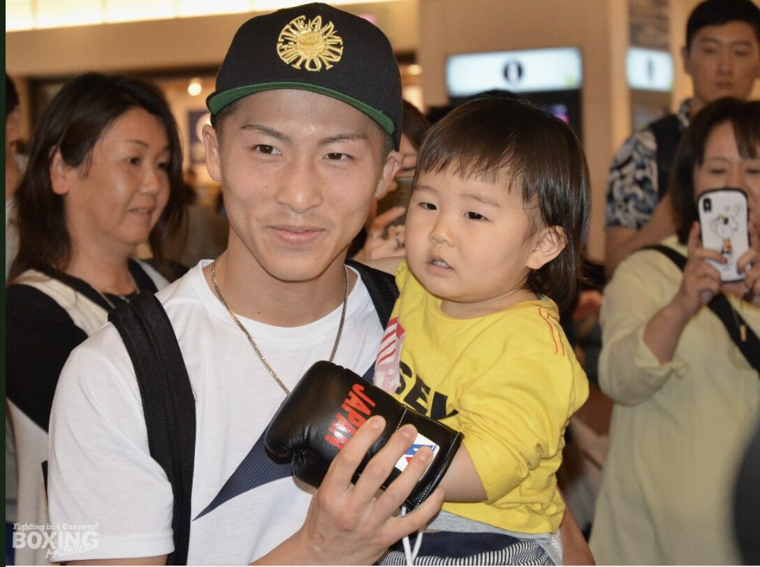 世界一強いパパ！ 井上尚弥、第2子女児誕生で“抱っこショット”初公開「守るべきものがまた一つ増え」ねとらぼ