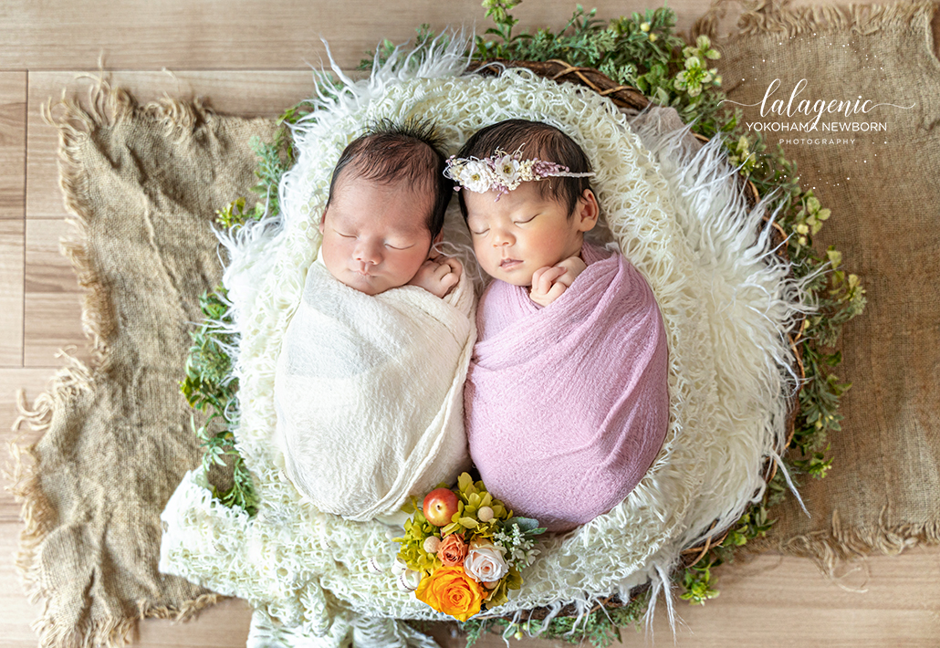 赤ちゃんの扱い方もバッチリ」可愛い双子のニューボーンフォトの撮影OurPhoto アワーフォト