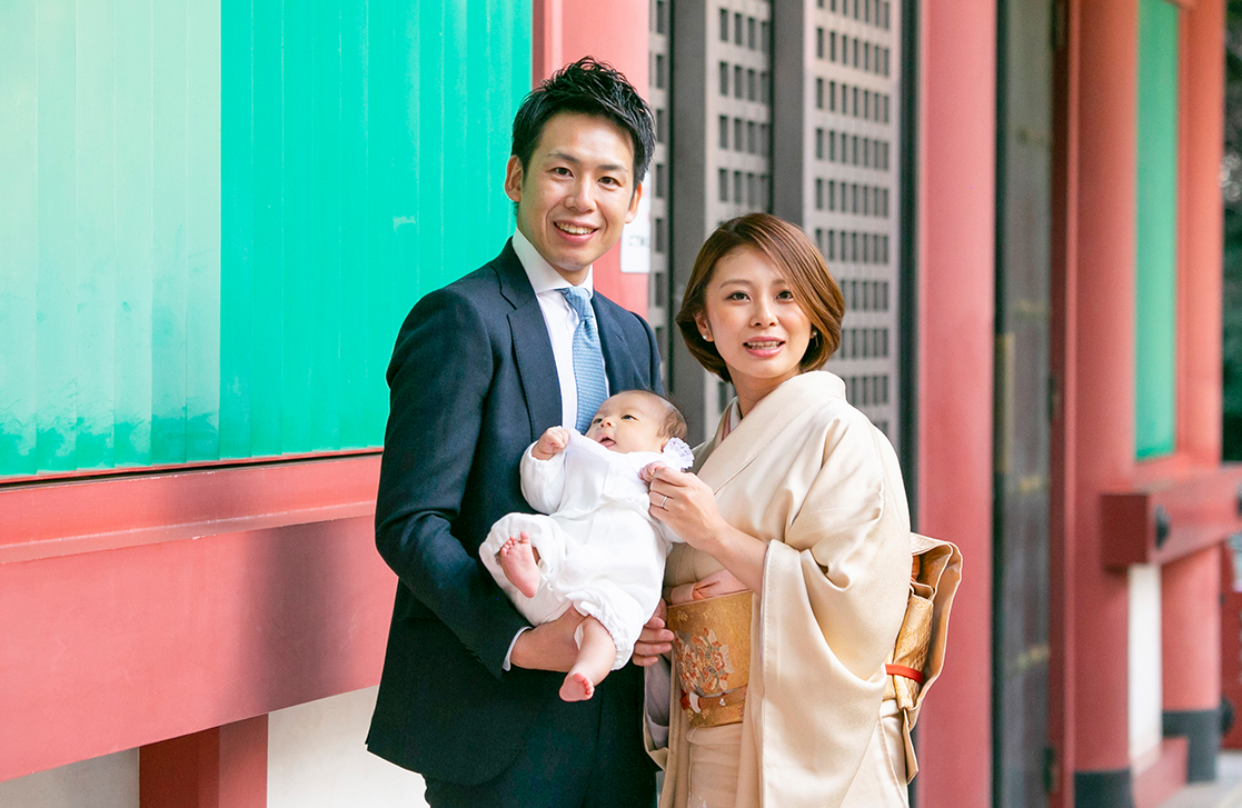 お宮参り カジュアルな家族写真を撮るなら！服装・撮り方など - ハピリィフォトスタジオ