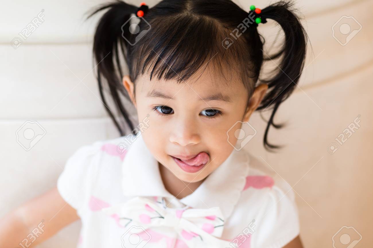 小さい女の子・妹のイラスト カラー