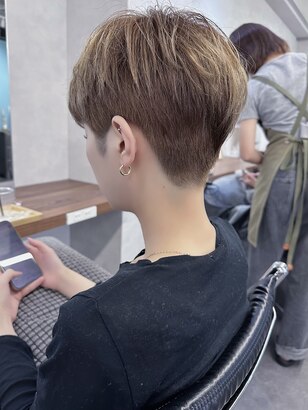 MIKI YAMASHITAはInstagramを利用しています:「✂︎トランクスヘア×刈り上げ女子✂︎ 刈り上げショートがお似合いのお客様😊 ＊＊ 前回よりやや前下がりめの トランクスカット別名→ ジョン・コナーカット に😉✨ ・ ・ 皆さんもお洒落なヘアにしたい方は 是非お