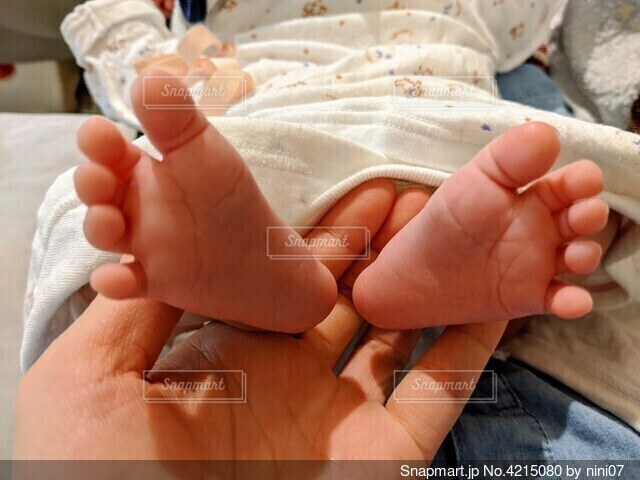 柔らかなあかちゃんの身体💕, 足もぐもぐ可愛い👶🏻✨,可愛い赤ちゃん ,足もぐもぐ ,サンクリニック産後ケアセンター ,産後ケアセンター ,中四国初 ,プチバトーベビー ,petitbateau ,赤ちゃんのいる暮らし ,サンクリニック ,岡山産婦人科 ,岡山産後ケア ,専属シェフ ,手ぶら入院 ,女医のいる産婦人科 ,出産準備 ,