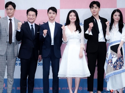 白いチャンデリーの手結びサファターバン：インドの結婚式の新郎パガディ - Etsy 日本