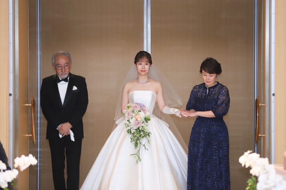 結婚式の母親の服装マナー ドレス？和装？晴れの日にふさわしいフォーマルな服装をご紹介結婚ラジオ結婚スタイルマガジン