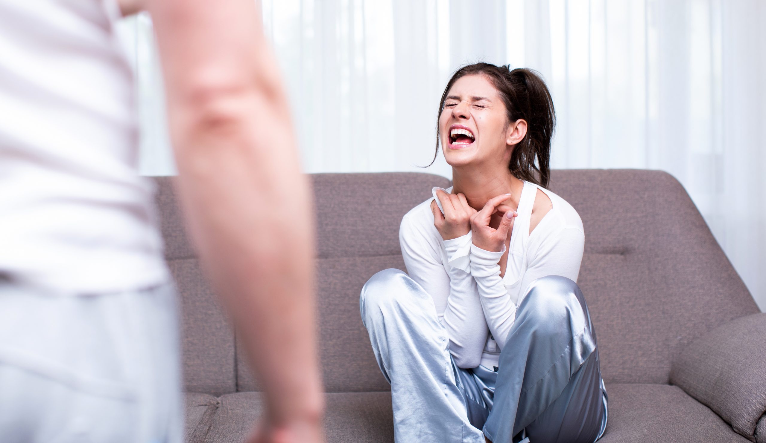 恋人とケンカした際の仲直り方法 100人に聞いた 男女の意見を比較Oggi.jp