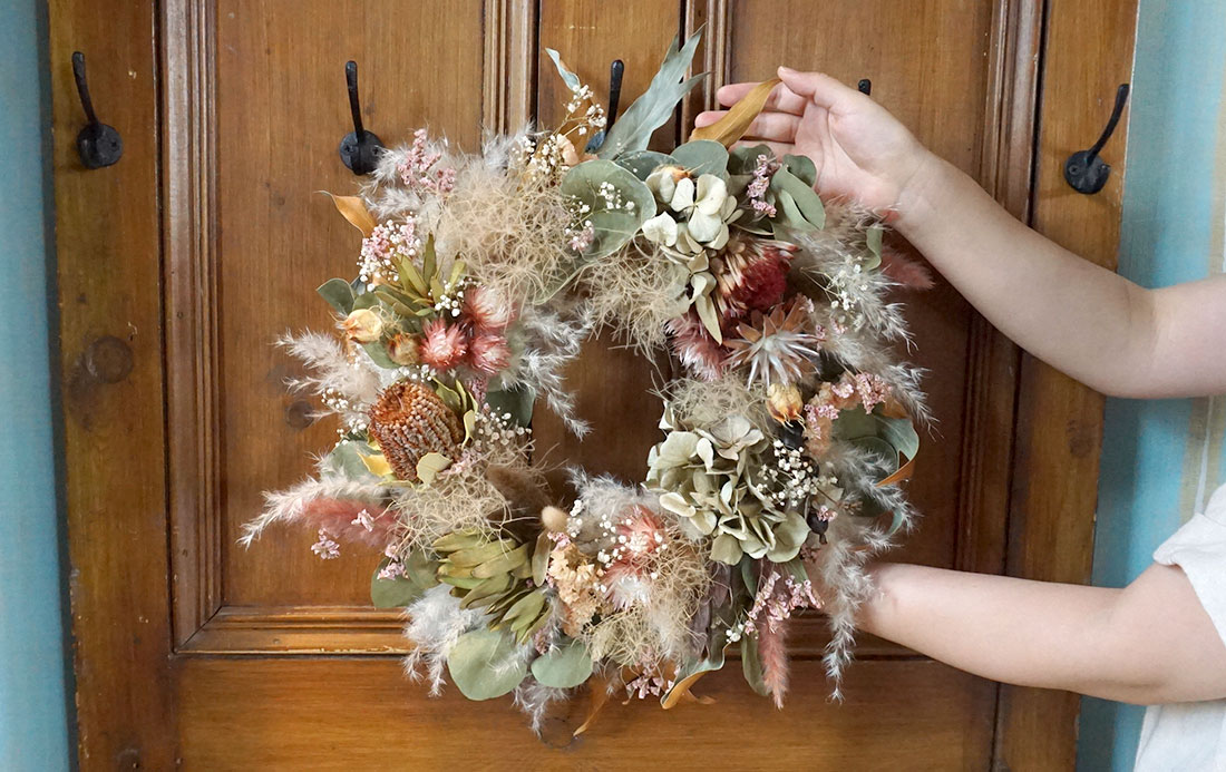 M30 ソーラーフラワーとドライフラワーの髪飾り金箔ゴールド成人式卒業式七五三浴衣結婚式前撮りドライフラワーLomeriロメリお花のヘアアクセサリー専門店 powered by BASE