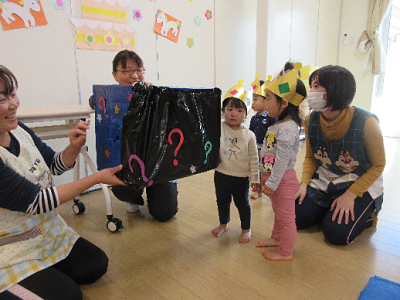 12月のお誕生日会西神南こりす小規模保育園