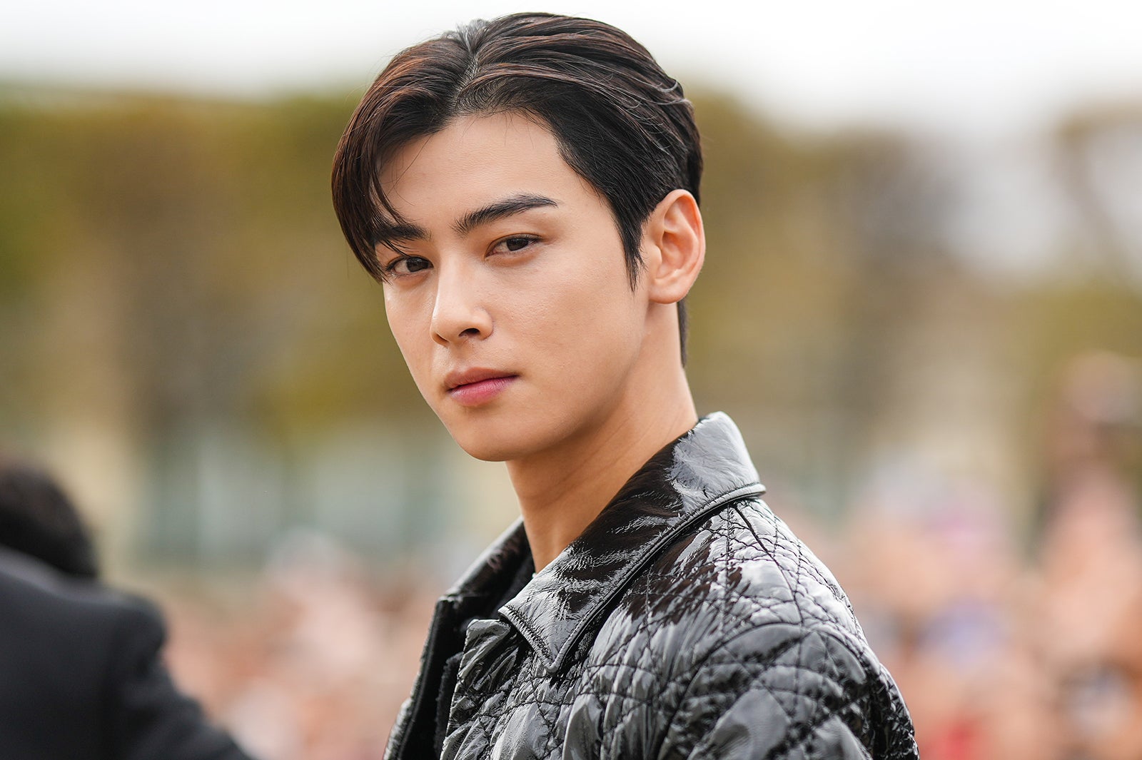 ASTRO」チャウヌ、“顔の天才”ビジュアルで「走れば生きる」の撮影現場を輝かすwowKorea ワウコリア