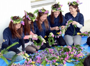 はぎれで簡単！フワフワ布かんむりの作り方│koshirau 拵う こしらう