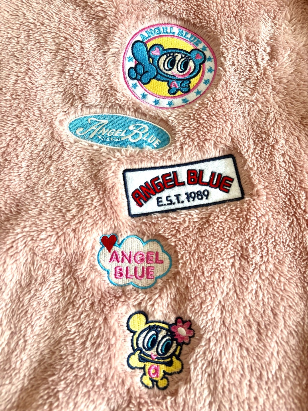 今回は平成中盤くらい？に流行ったキッズブランドを紹介します。今とは違って子供らしさ全開ですね。イメージ的にはミニモニのイメージです。懐かしの平成キッズファッションメゾピアノエンジェルブルーべティーズブルーイラストグラムあるあるネタ