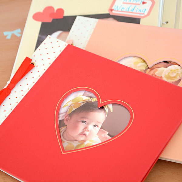 📖 顔合わせのしおりakrhrs_diy ✨ アルバム風に仕上げました！ 表紙には写真がいれられるようになっているので当日チェキをとってその場で入れる演出をしようと思います ✨ 顔合わせのしおりは こんなにしなくてもよいのかもしれませんが 私たちは結婚式が1年半程先な