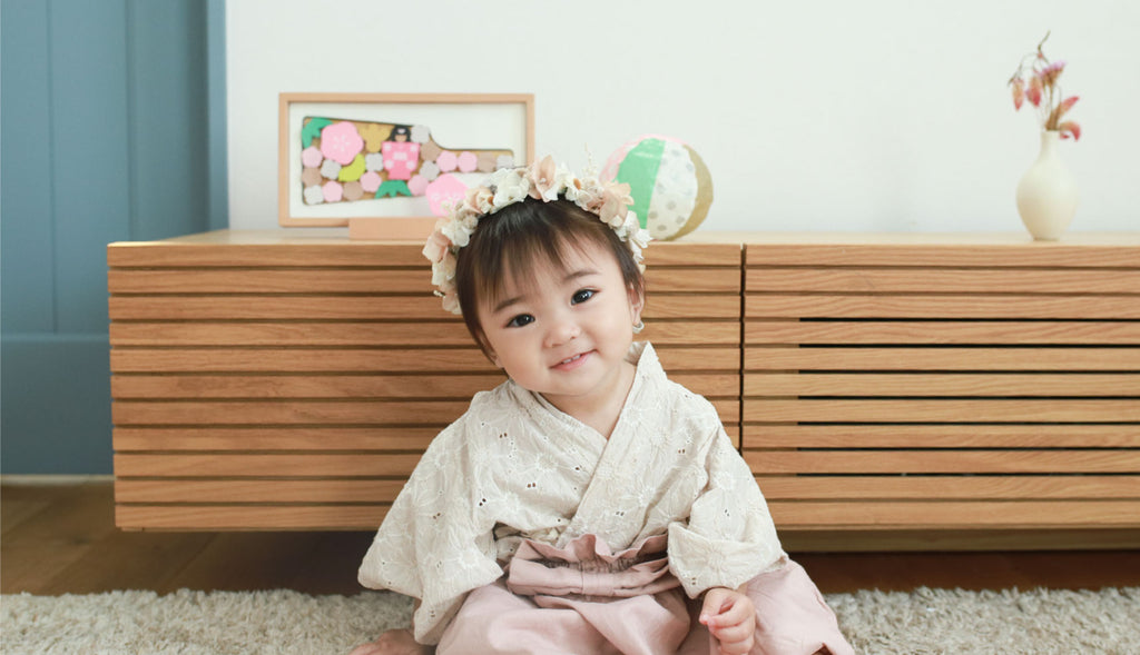 Amazon平安豊久 羽子板 初正月 摩耶作 琴音 13号 単品 木目二重型受け台付 コンパクト正月飾りおもちゃ