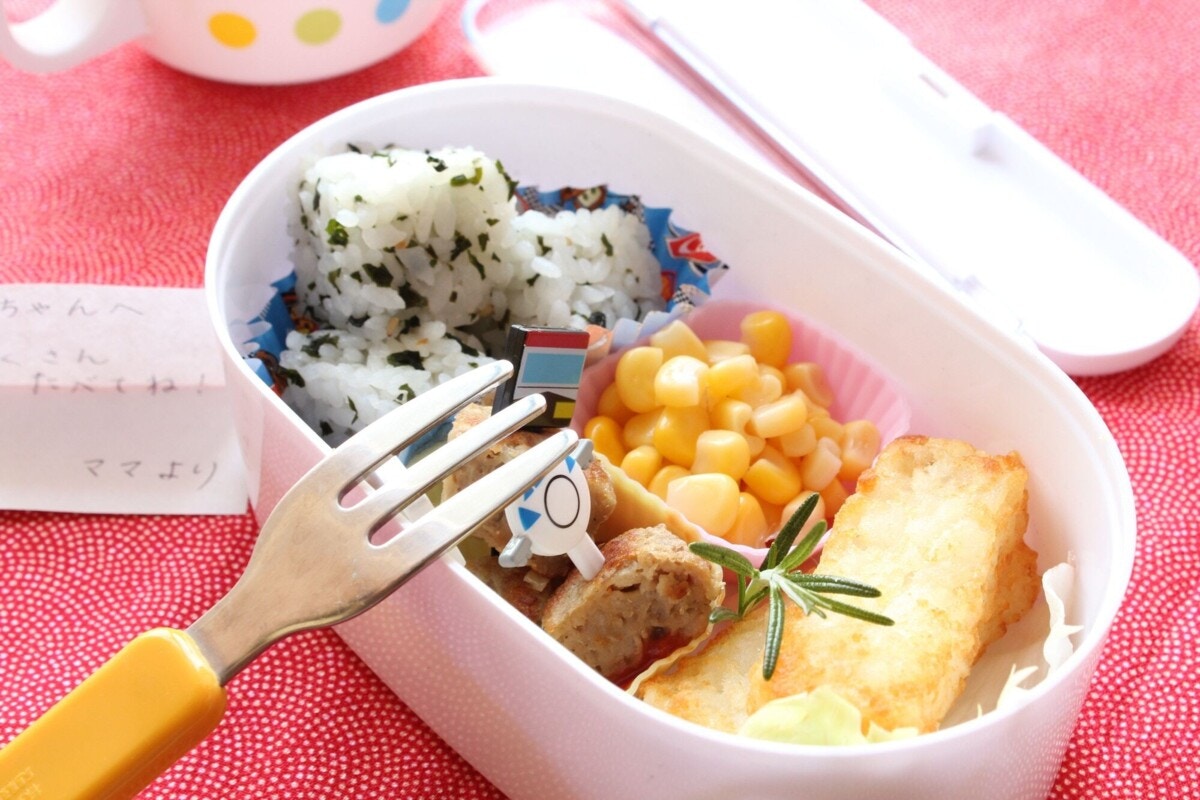 管理栄養士監修 保育園のお弁当は何を入れる？おかずは？レシピや飾り切りの紹介もトモニテ