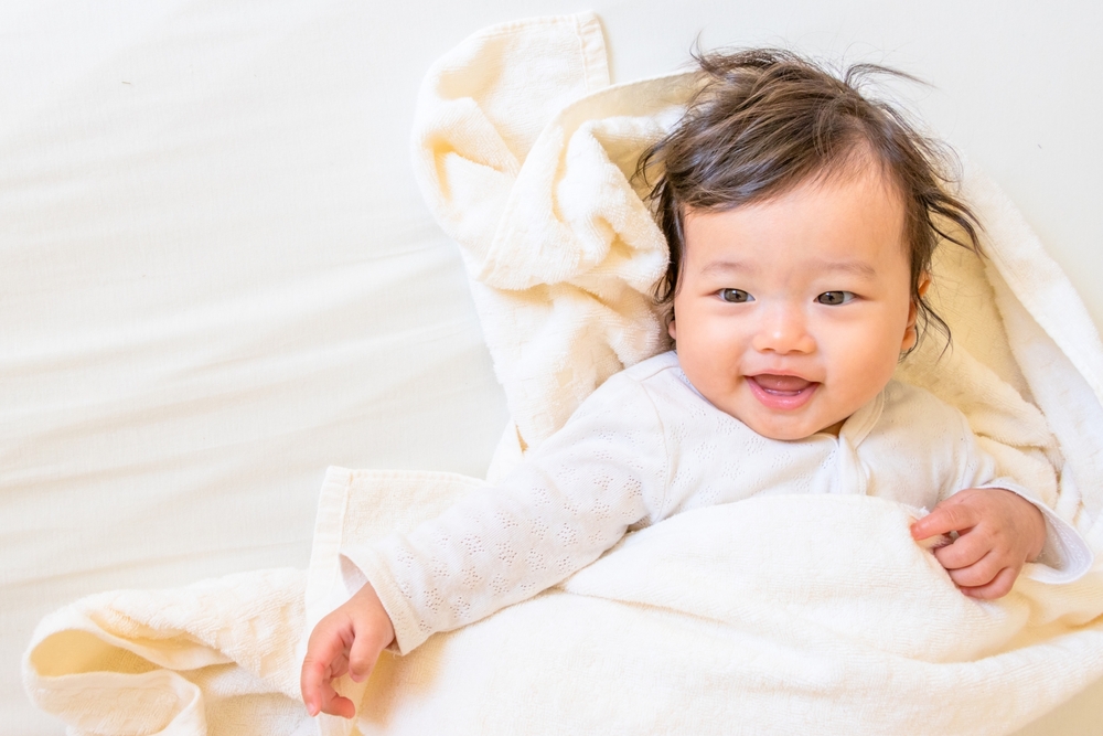 感情表現が豊かに！寝返りできる子も増える生後6ヶ月 - 生理のことから妊娠・出産・育児まで。女性のための情報サイトルナルナ生理のことから妊娠・出産・育児まで。女性のための情報サイト ルナルナ