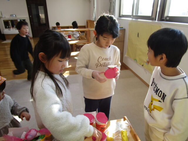 お店屋さんごっこ売り買い - ナーサリーのようす