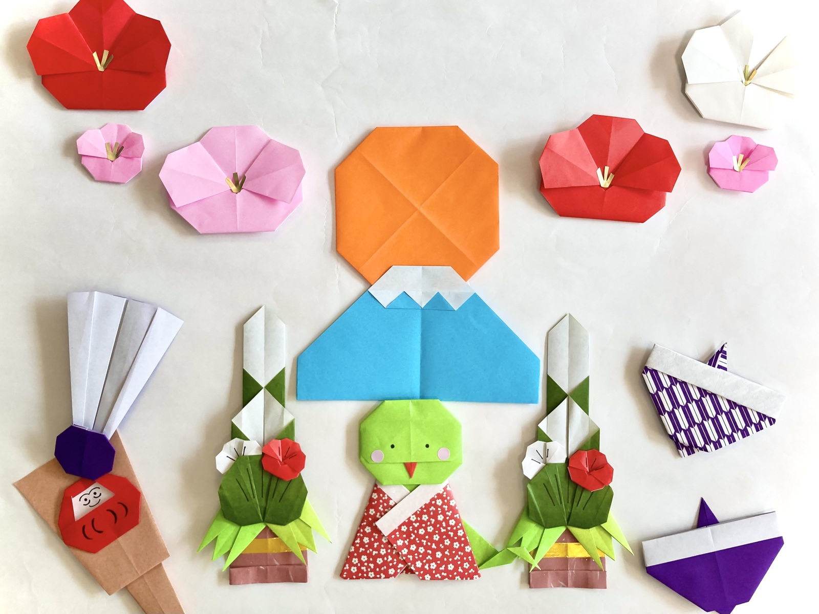 💖お祝い♡敬老の日ミニリース♡桔梗🤗 💖和紙千代紙💕 💖折り紙💕折り紙おりがみorigami壁飾り友禅和紙結婚式Japan保育士幼稚園保育園小学校中学校病院日本伝統文化プレゼント折り紙作家さんありがとう敬老の日ふくろう敬老の日