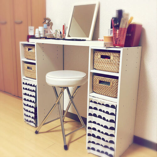 100均DIY アンティーク調木製ドレッサー 卓上化粧台 メイク道具収納