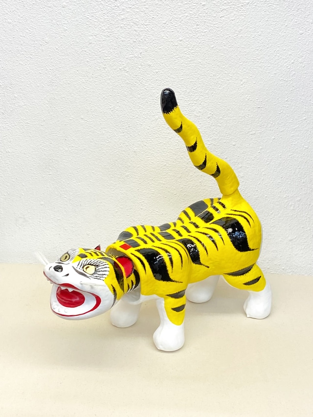 五月人形 コンパクト おしゃれ 虎 兜 伊達政宗 ケール入り 兜飾り シルバー 銀色 アクリル ケース飾り オルゴール付 六角 大輝 165-744初節句 2025 : 雛人形-五月人形-販売-通販の陣屋 - 通販 - Yahoo!ショッピング