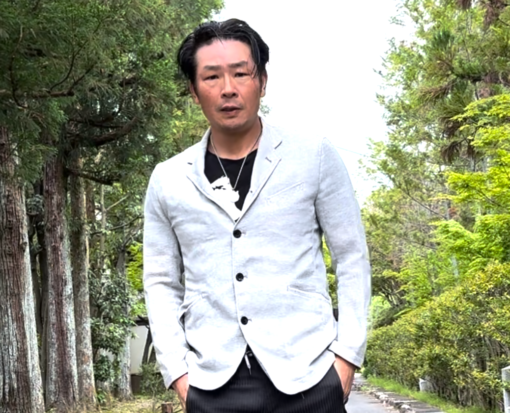 2月1日は故ブランドン・リーの誕生日 1965年2月1日ブルース・リーの息子。幼少期より父から武術を学ぶ。「クロウ 飛翔伝説」の主演で有名だが同作の撮影中撮影で使用された銃の事故により28歳の若さで死去。 🔘代表作 「リトルトウキョー殺人課」「ラピッド