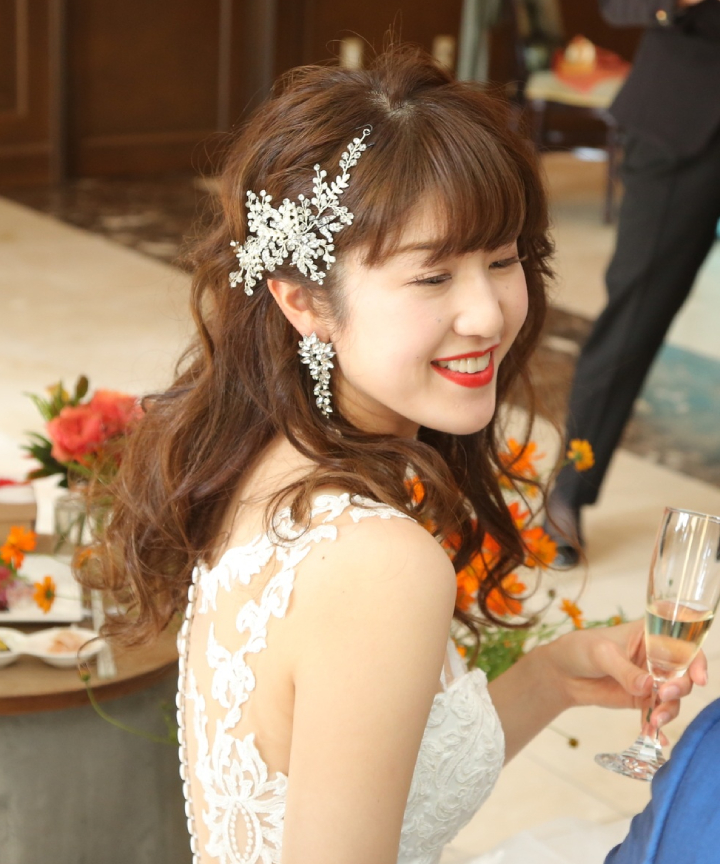 花嫁しかできない髪型♡ゲストと差がつくヘアスタイルアレンジまとめ！デコルテフォトグラフィー前撮り・フォトウェディング