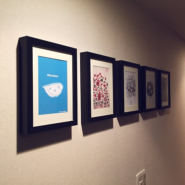 子供の作品がピッタリ入る！ニトリの画用紙額に入れて飾りました♩LEE