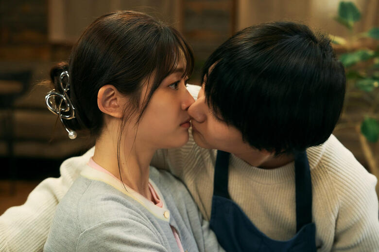 画像・写真清野菜名、『トットちゃん！』撮了 城田優、ねぎらいのお姫様抱っこ 1枚目オリコンニュース ORICON NEWS