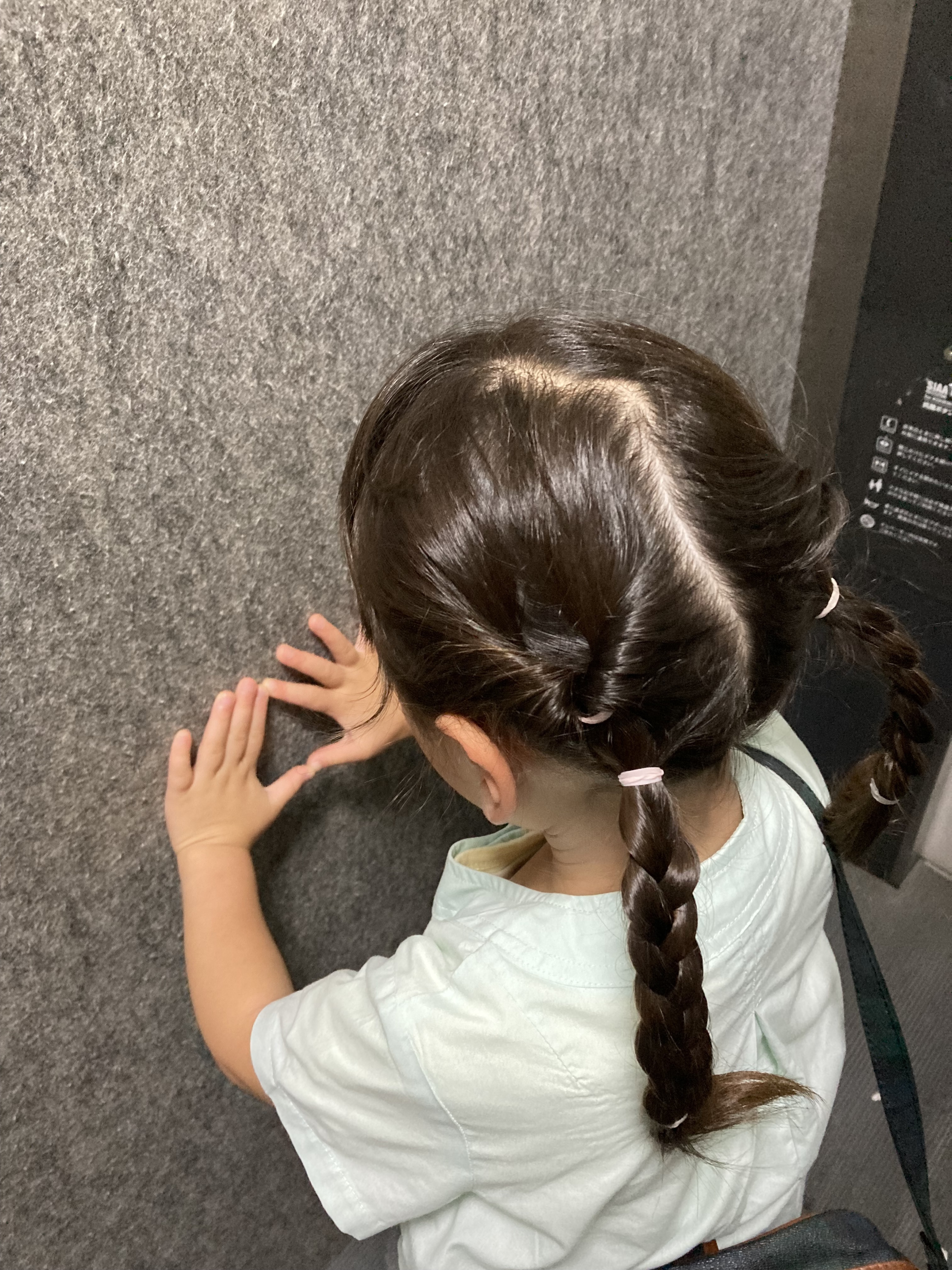 くるりんぱと三つ編みで最強かわいい♡デートにぴったりのハーフアップアレンジヘアレシピ 頭美人