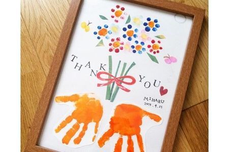 手形 足形 赤ちゃん タオル ハンカチ ハンドタオルへ刺繍 孫から 世界でひとつのオリジナルグッツでプレゼントやお祝いにおすすめ