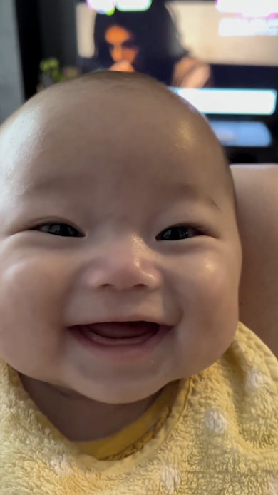 新生児はいつから笑うの？笑う理由や笑わせるコツも解説こども写真館スタジオアリス写真スタジオ・フォトスタジオ