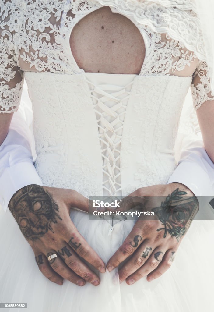 結婚式でタトゥー 刺青 を隠す名古屋のエアブラシアートButterfly