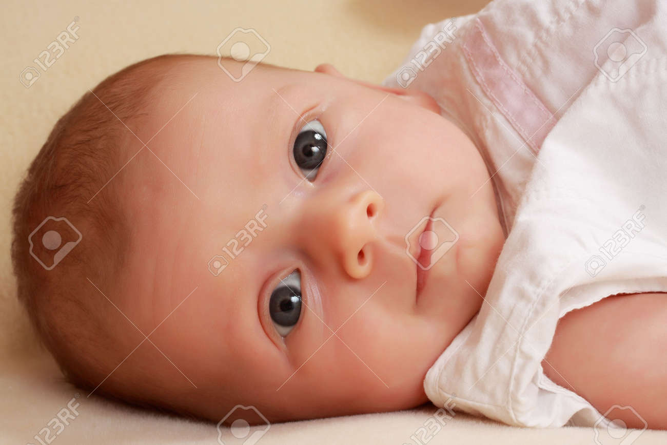 白人新生児男の子 20 日の写真素材・画像素材 Image 32094872