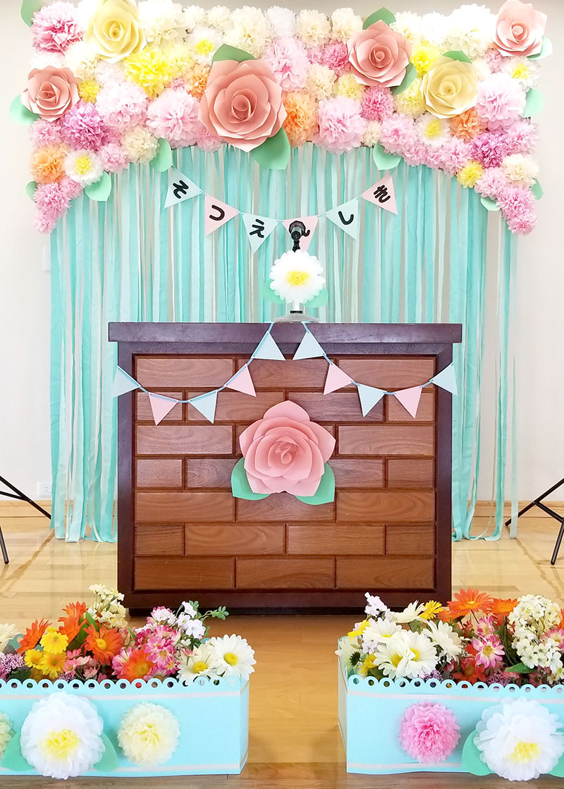 ペーパーブーケの椅子飾り』 卒園式飾り ＊ 卒園児たちの座る椅子に飾ると、卒園式会場全体が明るくなります✨ ＊月刊保育誌「ポット」2020年3月号 チャイルド本社 に掲載して頂きました。 ＊幼稚園保育園幼稚園教諭保育士3月製作保育科保育学生児童館