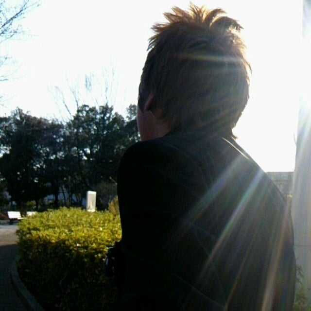 画像・写真 鈴鹿央士、背中にあふれる彼氏感 何気ない後ろ姿に「名前呼びたくなる」「エモい」の声 3 9WEBザテレビジョン