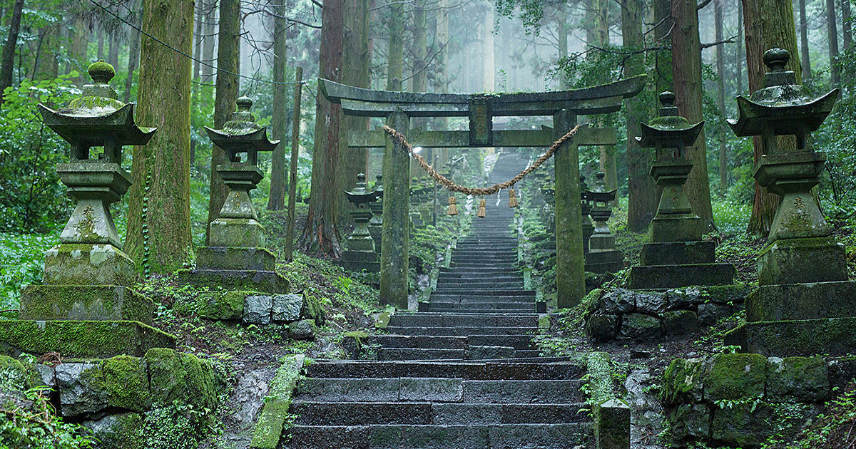 熊本の魅力満載！再建された阿蘇神社で縁結びのパワーを体験