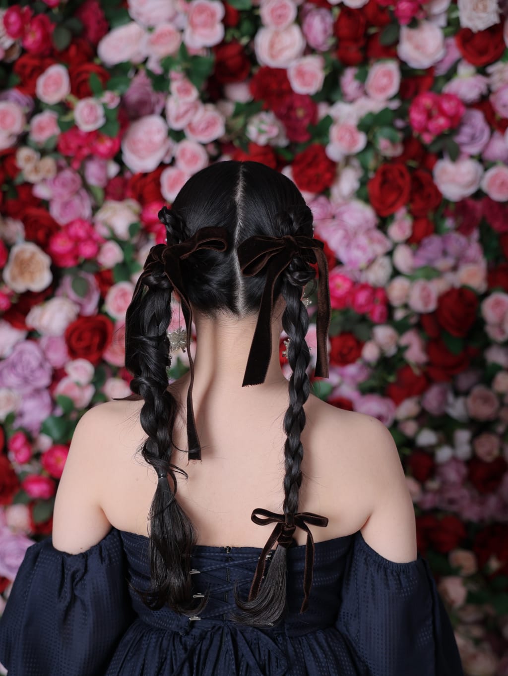 ツインポニー🍒 ふわふわのドレスも可愛い🫶花嫁ヘア 花嫁ヘアスタイル 花嫁髪型ヘアセット ヘアアレンジウエディングヘア ブライダルヘアツインテール ツインポニー和装ヘア 着物ヘア 和装 白無垢 色打掛パーティヘア お呼ばれヘアお色直し 結婚式 結婚式