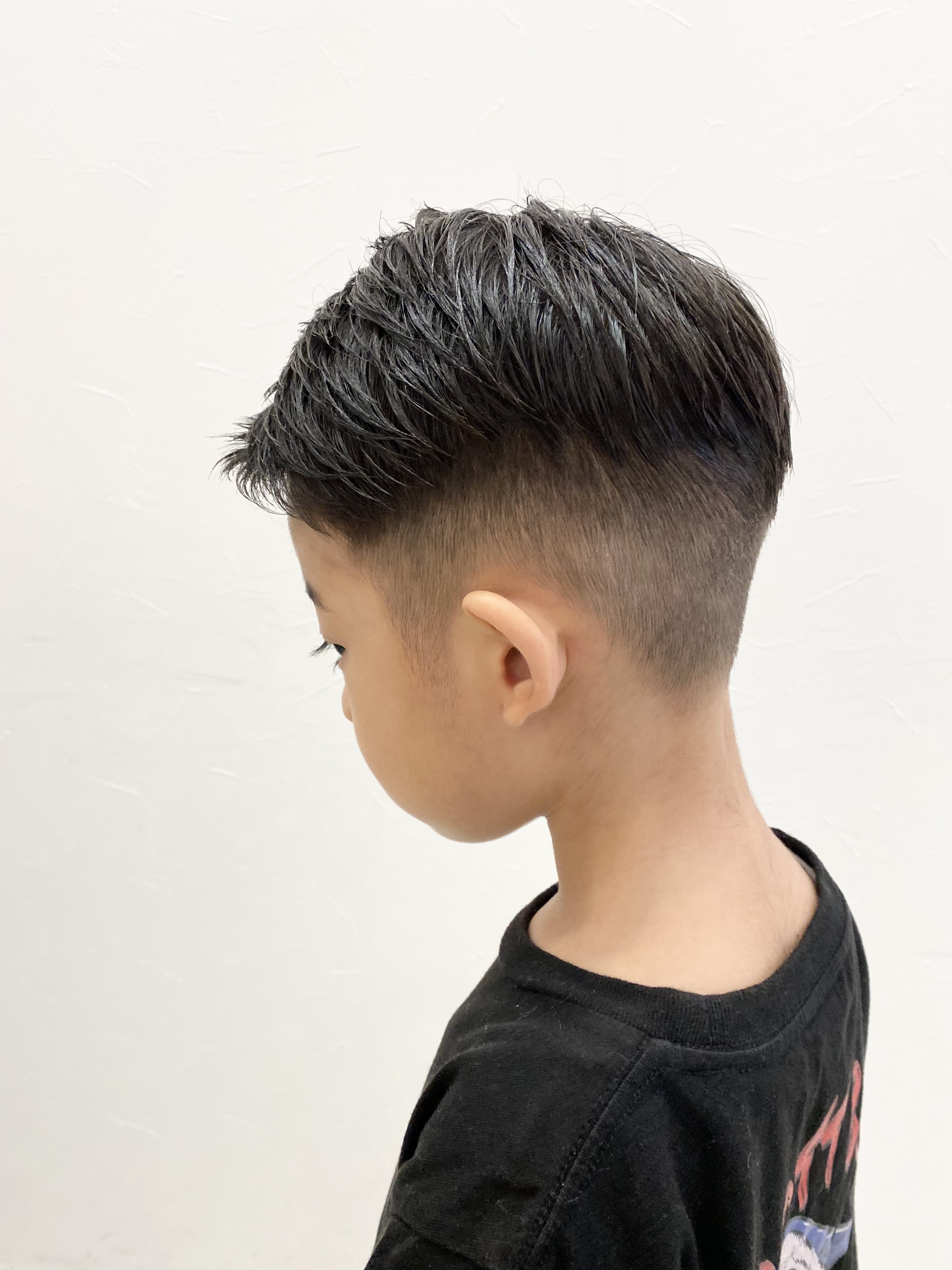 キッズカット フェードスタイルcut in Shanzeおもろ カットインシャンゼ オモロ のヘアスタイル美容院・美容室を予約するなら楽天ビューティ