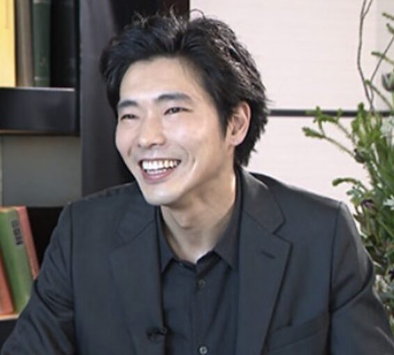 25歳で安藤サクラと結婚、親子でピンク映画を鑑賞→母から言われたことは 柄本佑 38 と家族の“特殊な関係性” 『光る君へ』最終回文春オンライン